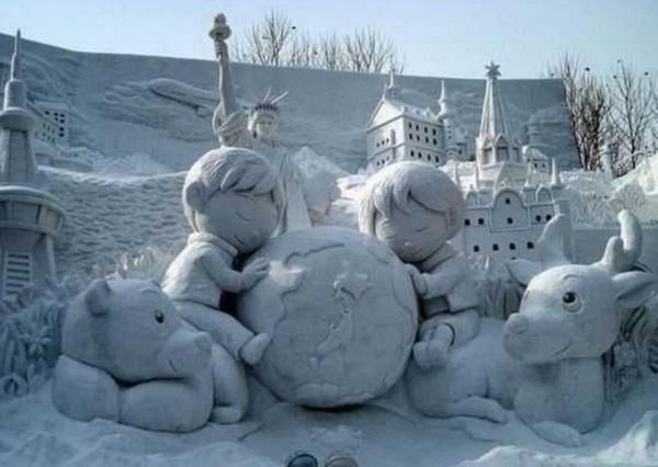 SCULPTURES SUR NEIGE 1