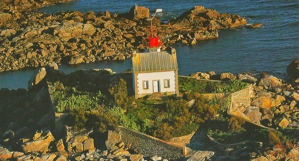 PHARE DE L'ÎLE HARBOUR  BRETAGNE  FRANCE