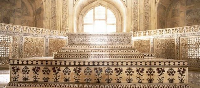 interior-taj-mahal-890x395_c